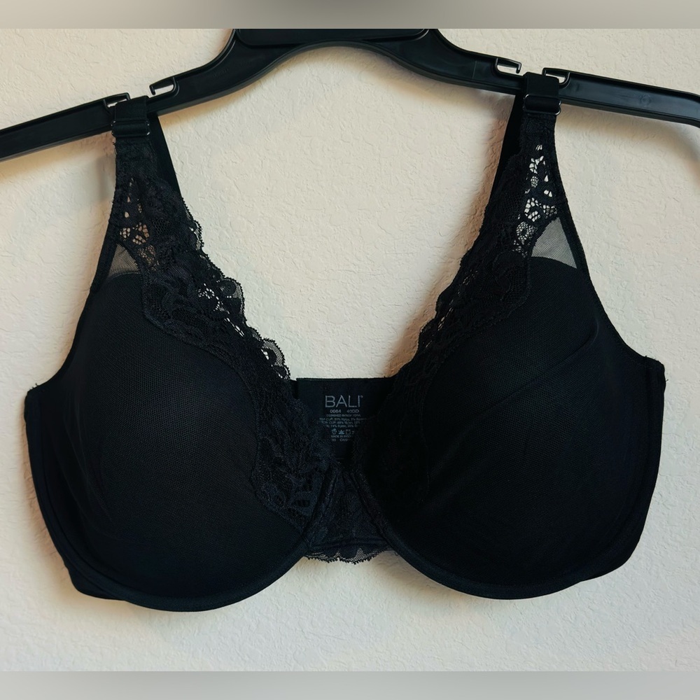 Bali Women's Elegant Black Lace Underwire Bra Size 40DD